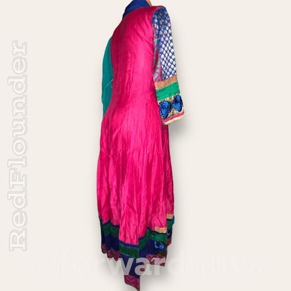 Elegant Celebration Kurta With Pants and Dupatta Size Medium - Picture 4 of 12